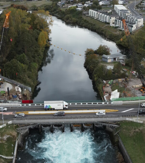 Taupō Control Gate Erosion Repair (2)